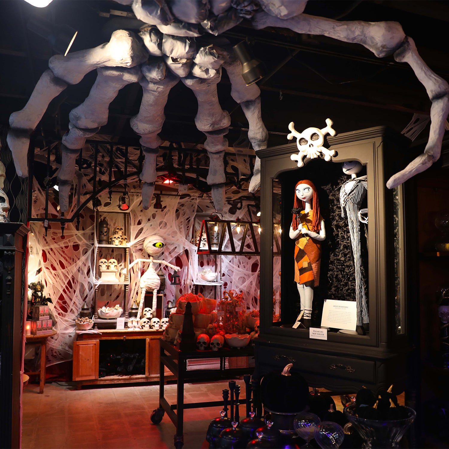 Roger’s Garden Halloween Boutique