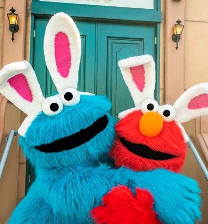 Elmo's Eggstravaganza