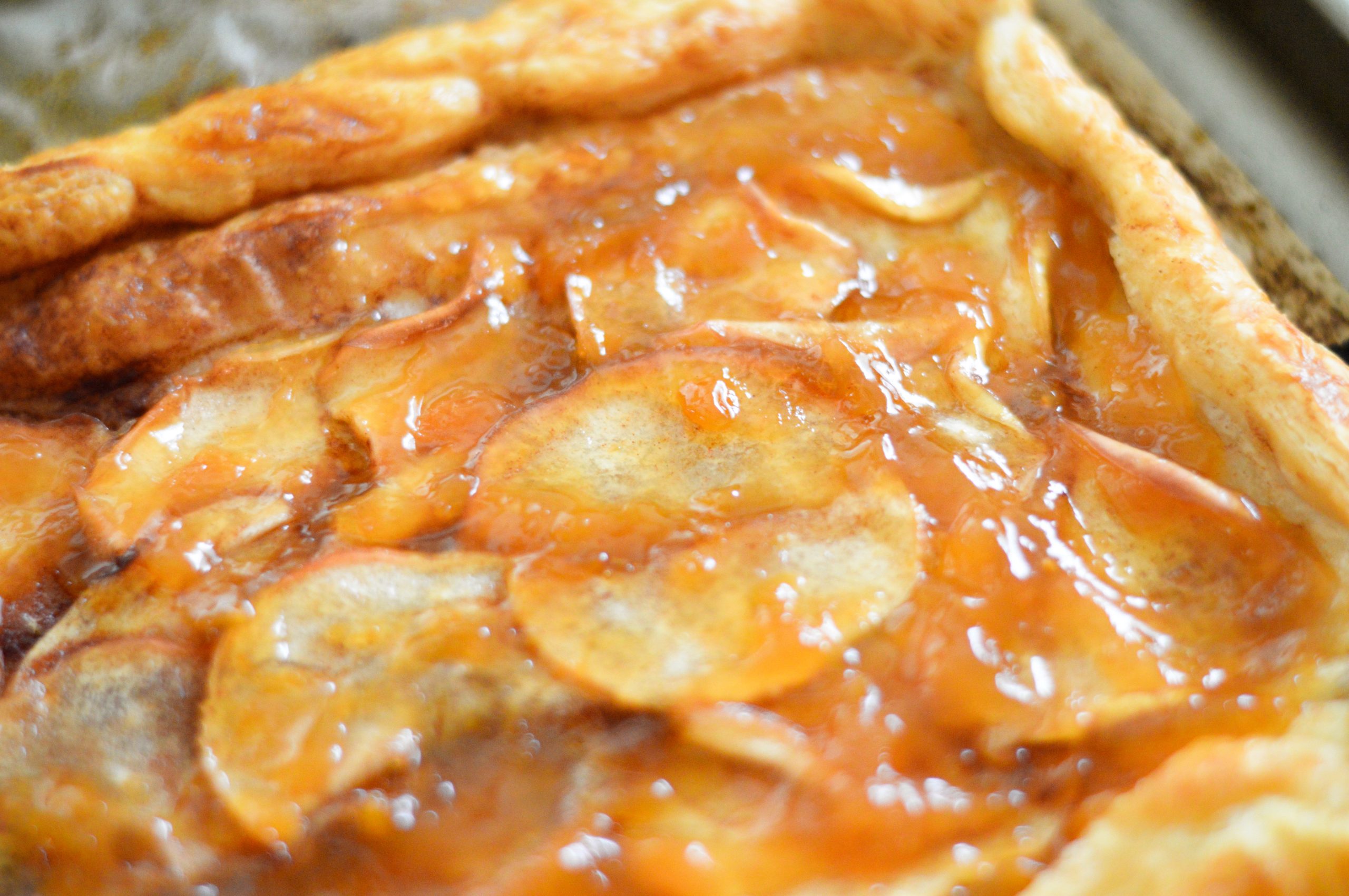 Easy Vegan Apple Cinnamon Tart